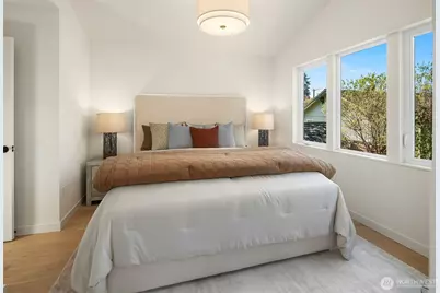 7064 Cleopatra Place NW, Seattle, WA 98117 - Photo 14