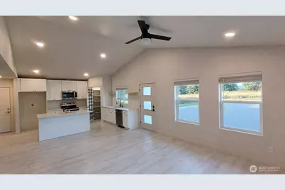 3004 Orange Court, Winlock, WA 98596 - Photo 2