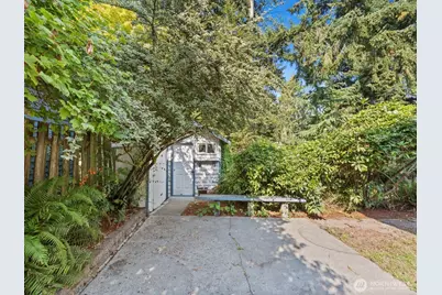 8809 Earl Avenue NW, Seattle, WA 98117 - Photo 32