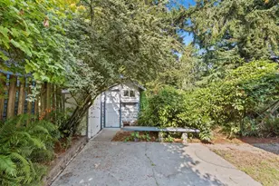 8809 Earl Ave NW, Seattle, WA 98117 - Photo 32