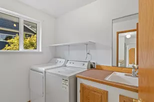 8809 Earl Ave NW, Seattle, WA 98117 - Photo 18