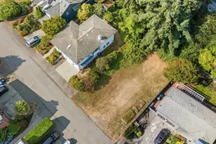8809 Earl Ave NW, Seattle, WA 98117 - Photo 36