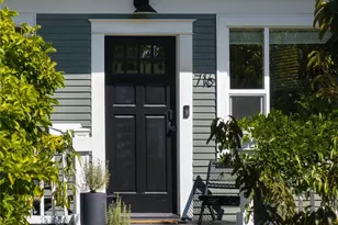 716 32nd Ave, Seattle, WA 98122 - Photo 2