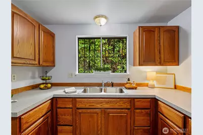 3102 Bridgeport Way W, University Place, WA 98466 - Photo 10