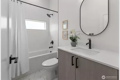 10326 B Ashworth Avenue N, Seattle, WA 98133 - Photo 16