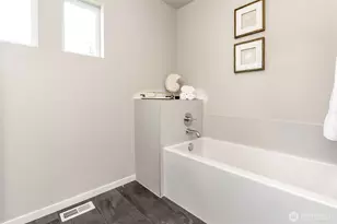 13870 16th Ave E, Tacoma, WA 98445 - Photo 16