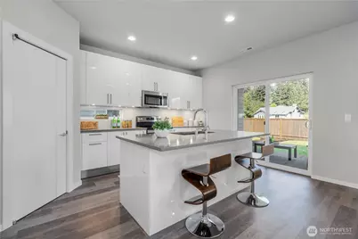 13870 16th Avenue E #111, Tacoma, WA 98445 - Photo 12