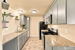 9815 Holly Dr, Everett, WA 98204 - Photo 8