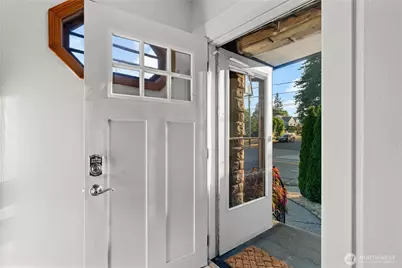 801 N Stevens Street, Tacoma, WA 98406 - Photo 2