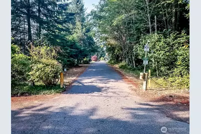 8422 Kaster Drive NE, Bremerton, WA 98311 - Photo 40