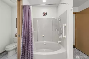 8422 Kaster Dr NE, Bremerton, WA 98311 - Photo 24