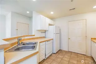 23790 SE Summerhill Ln, Issaquah, WA 98029 - Photo 8