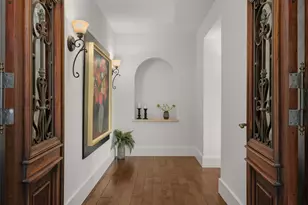 1007 W Newell St, Seattle, WA 98119 - Photo 4