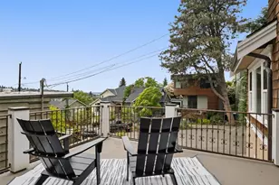 1007 W Newell St, Seattle, WA 98119 - Photo 10