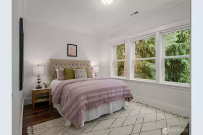 1007 W Newell Street, Seattle, WA 98119 - Photo 24