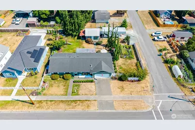 217 Puget Street, Sedro Woolley, WA 98284 - Photo 2