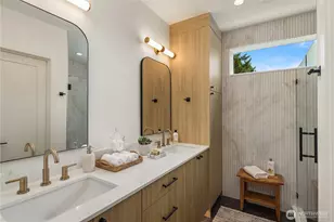 3638 Greenwood Ave N, Seattle, WA 98103 - Photo 12