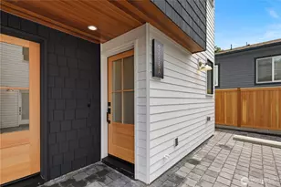 3638 Greenwood Ave N, Seattle, WA 98103 - Photo 2