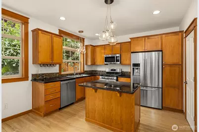 1905 NE 125th Street, Seattle, WA 98125 - Photo 10