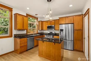 1905 NE 125th St, Seattle, WA 98125 - Photo 10