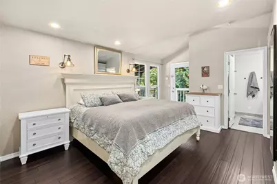 860 Valley View Place SW, Issaquah, WA 98027 - Photo 8