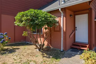 12824 62nd Avenue NW #D4, Gig Harbor, WA 98332 - Photo 2
