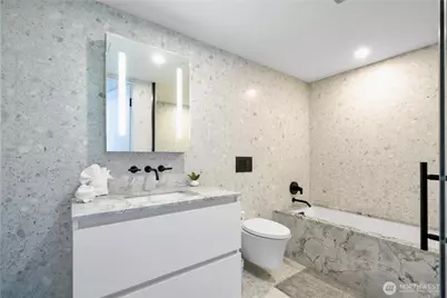 300 Virginia St #1911, Seattle, WA 98101 - Photo 24