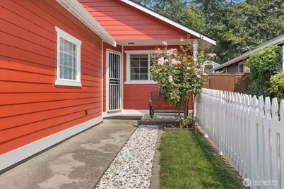 5805 105th Place NE, Marysville, WA 98270 - Photo 2