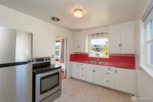 522 S A St, Port Angeles, WA 98362 - Photo 10