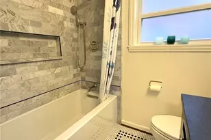 2256 Viewmont Way W, Seattle, WA 98199 - Photo 16