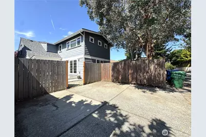 2256 Viewmont Way W, Seattle, WA 98199 - Photo 38