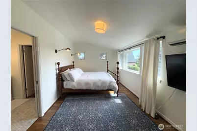 2256 Viewmont Way W, Seattle, WA 98199 - Photo 20