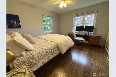 2256 Viewmont Way W, Seattle, WA 98199 - Photo 14