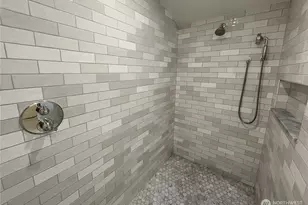 2256 Viewmont Way W, Seattle, WA 98199 - Photo 24