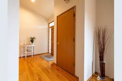 5018 Ryan Way, Seattle, WA 98178 - Photo 8