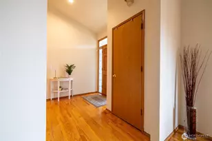 5018 Ryan Way, Seattle, WA 98178 - Photo 8