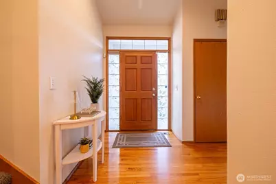 5018 Ryan Way, Seattle, WA 98178 - Photo 4