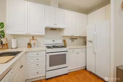 10410 Holly Drive #E, Everett, WA 98204 - Photo 12