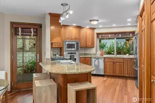 5204 137th Pl SE, Bellevue, WA 98006 - Photo 4