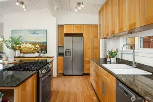 11059 SE 31st St, Bellevue, WA 98004 - Photo 18