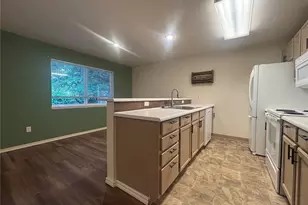 1301 NW Slate Ln, Silverdale, WA 98383 - Photo 4
