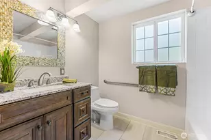 18404 W Spring Lake Dr SE, Renton, WA 98058 - Photo 20