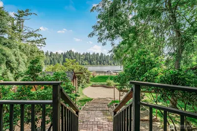 18404 W Spring Lake Drive SE, Renton, WA 98058 - Photo 22