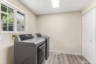 18404 W Spring Lake Dr SE, Renton, WA 98058 - Photo 12