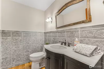 18404 W Spring Lake Drive SE, Renton, WA 98058 - Photo 10