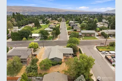 12 N Western Avenue, Wenatchee, WA 98801 - Photo 4