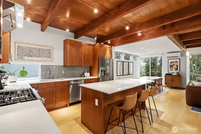 4328 S Bennett Street, Seattle, WA 98118 - Photo 2