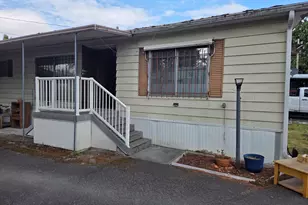 6208 202nd Street SW, Lynnwood, WA 98036 - Photo 2