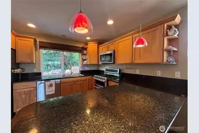 105 N Lafayette Avenue, Bremerton, WA 98312 - Photo 6
