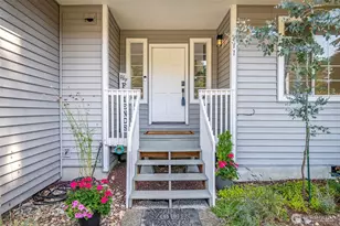 811 Shannon St, Steilacoom, WA 98388 - Photo 2